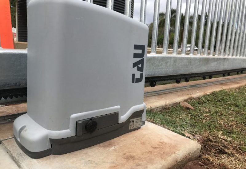 Entry-Gate-Motor-Close-Up-768x576